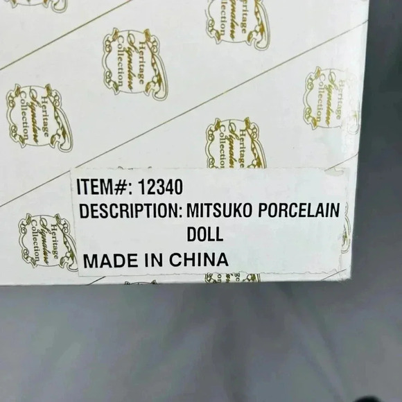 The Heritage Signature Collection Mitsuko 17” Porcelain Doll Japanese - Picture 7 of 8